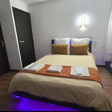 Les Poiriers - Petite 2 Mansardee Confort Avec Salle De Bain Privative 3* Vittel