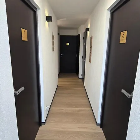 Les Poiriers - Petite 2 Mansardee Confort Avec Salle De Bain Privative Guest house Vittel