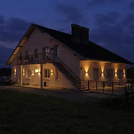 Les Poiriers - Petite 2 Mansardee Confort Avec Salle De Bain Privative Guest house